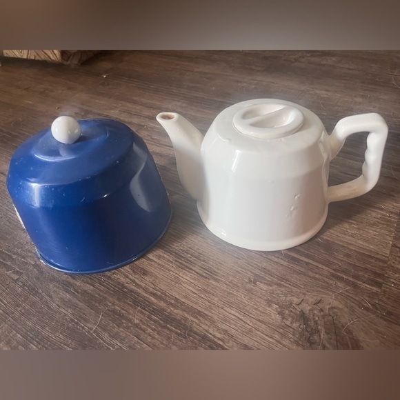 Ceramic teapot with cover - Picture 2 of 4